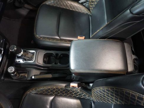 Used 2023 Jeep Gladiator Overland image 19