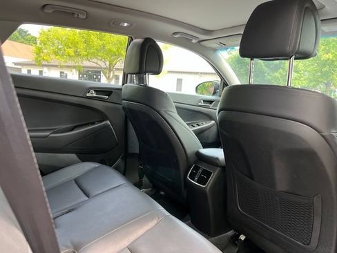 Used 2016 Hyundai Tucson Limited w/ Option Group 03 AWD/4WD image 17