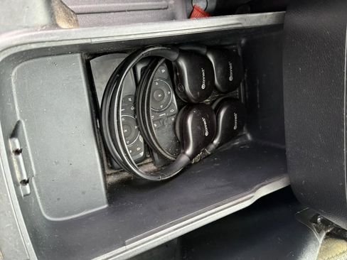 Used 2019 Chrysler Pacifica Touring-L Plus FWD image 22