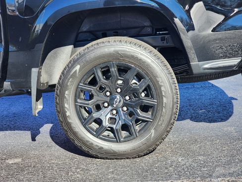 Used 2026 Chevrolet Colorado W/T w/ WT Custom Package image 11