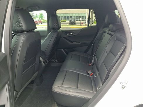 New 2027 Chevrolet Equinox LT w/ Convenience Package II FWD image 5