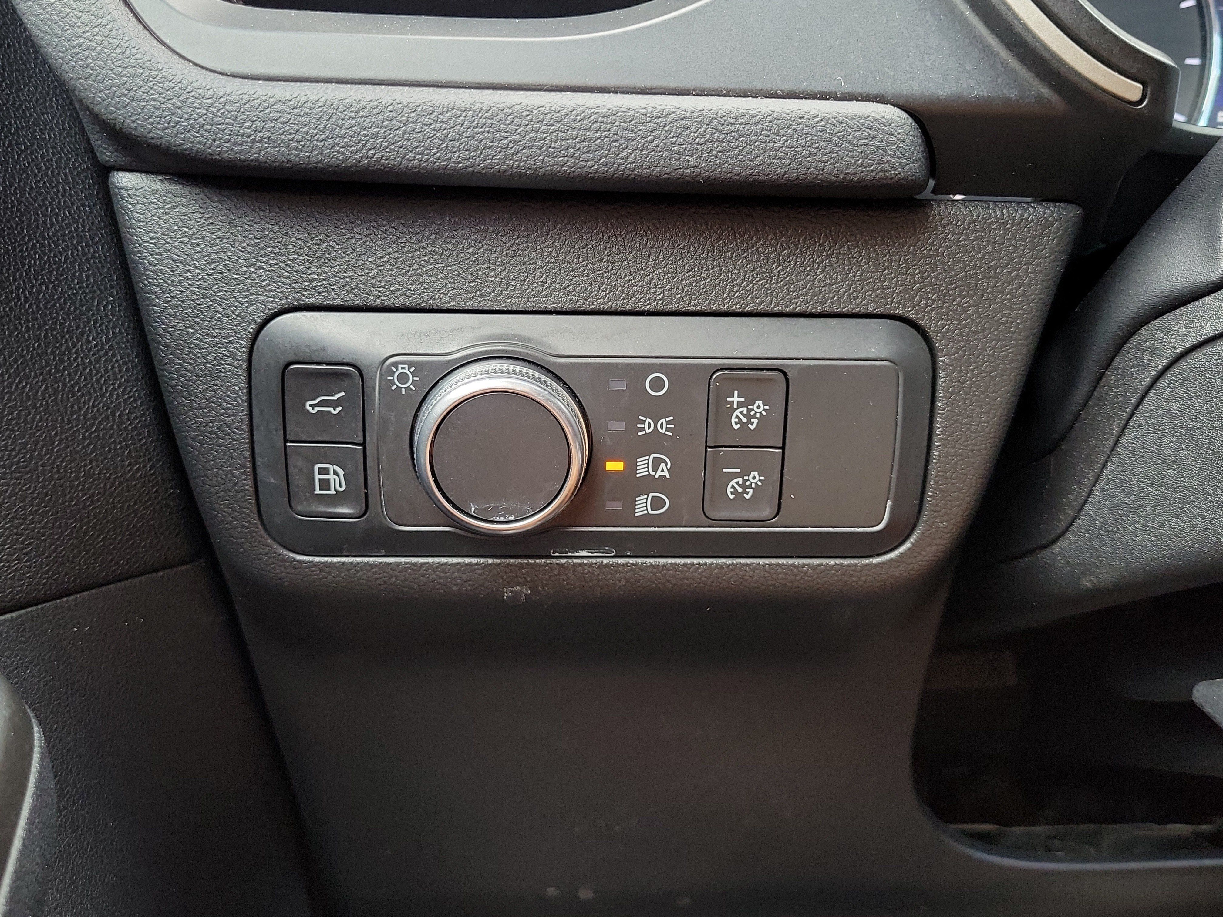 Certified 2021 Ford Escape SE w/ SE Sport Appearance Package FWD image 28