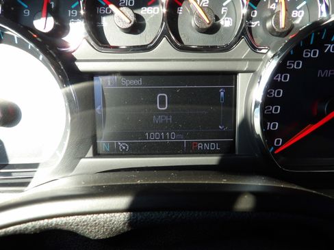 Used 2018 Chevrolet Tahoe LT w/ Luxury Package image 17