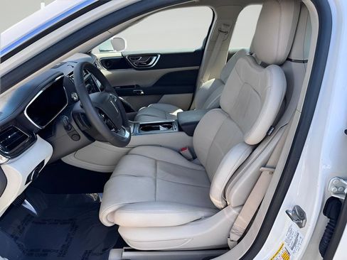 Used 2019 Lincoln Continental Reserve FWD image 10