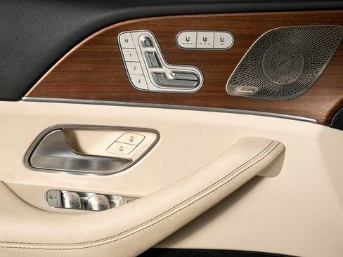 Used 2022 Mercedes-Benz GLS 450 4MATIC image 56