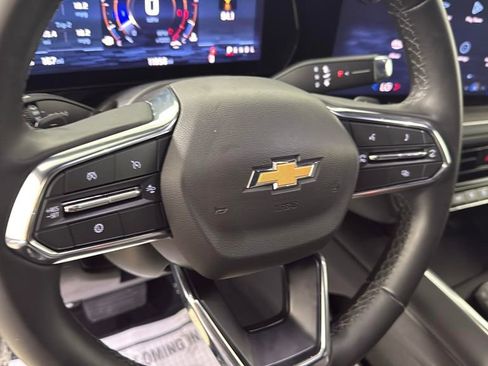 Certified 2025 Chevrolet Suburban LS RWD image 24