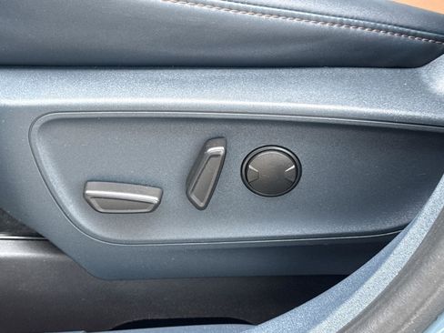 Used 2022 Ford Maverick Lariat w/ Lariat Luxury Package image 18