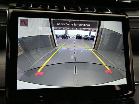 Used 2024 Jeep Grand Cherokee Overland image 13