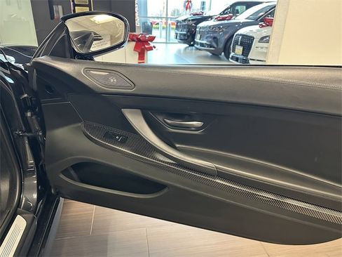 Used 2015 BMW M6 Convertible image 33