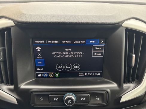 Used 2024 GMC Terrain SLE image 21