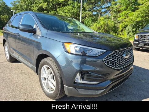 Used 2024 Ford Edge SEL w/ Convenience Package AWD/4WD image 3