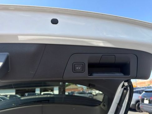Used 2023 Buick Envision Essence AWD/4WD image 16