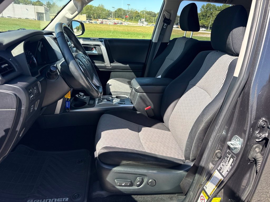 Used 2016 Toyota 4Runner SR5 AWD/4WD image 20