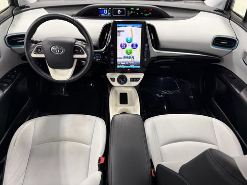 Used 2019 Toyota Prius Prime Advanced w/ Carpet Mat Package FWD image 12
