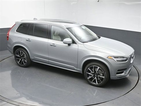 New 2025 Volvo XC90 B5 Plus w/ Protection Package Premier image 43