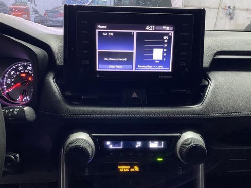Used 2020 Toyota RAV4 LE w/ All Weather Liner Package image 21