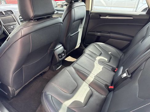 Used 2020 Ford Fusion Titanium image 21