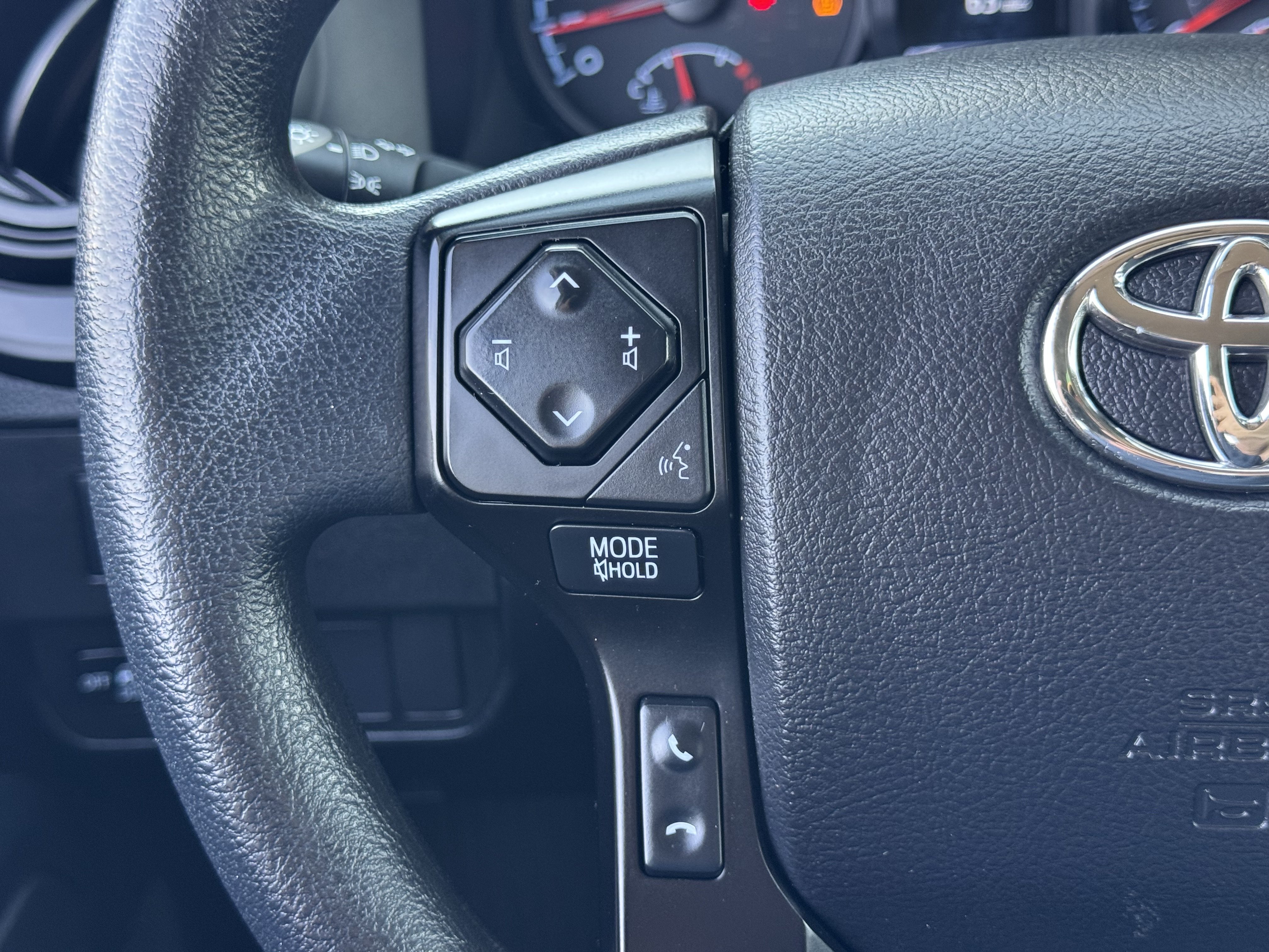 Used 2021 Toyota Tacoma SR AWD/4WD image 32