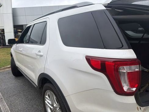 Used 2016 Ford Explorer XLT w/ Equipment Group 202A FWD image 18