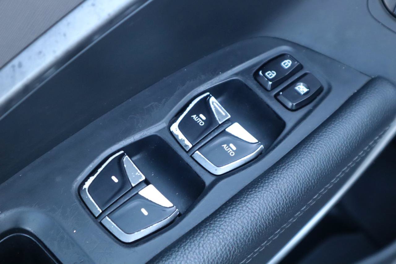 Used 2017 Hyundai Santa Fe AWD w/ SE Ultimate Tech Package 03 image 65