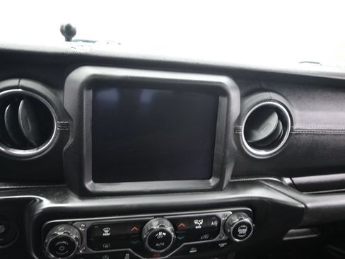 Used 2021 Jeep Gladiator Overland w/ Popular Equipment Package AWD/4WD image 12