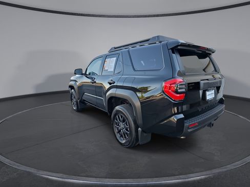 Used 2025 Toyota 4Runner SR5 AWD/4WD image 11