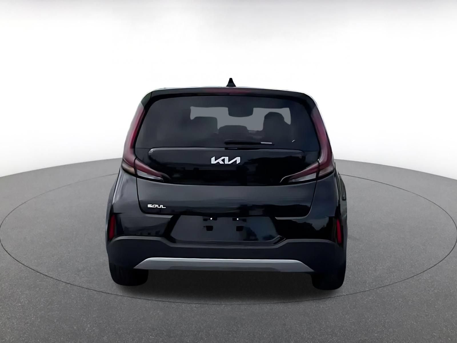 Used 2025 Kia Soul LX w/ LX Technology Package FWD image 12