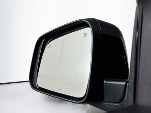 Used 2025 Dodge Durango GT AWD/4WD image 16