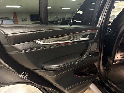 Used 2015 BMW X5 M AWD/4WD image 56