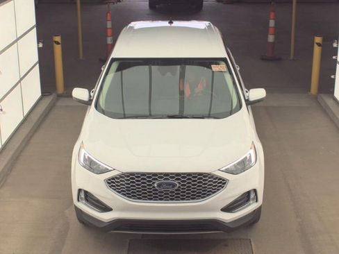 Used 2024 Ford Edge SEL w/ Convenience Package AWD/4WD image 2