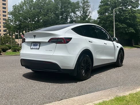 Used 2023 Tesla Model Y Long Range AWD/4WD image 5