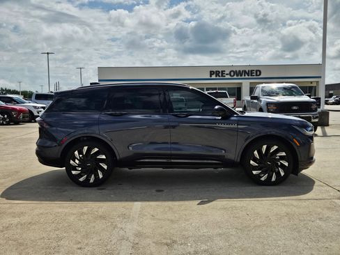 Used 2024 Lincoln Nautilus Reserve w/ Jet Appearance Package (87T) AWD/4WD image 2