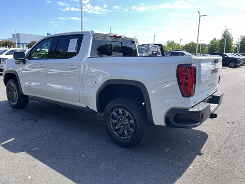 Used 2024 GMC Sierra 1500 AT4X AWD/4WD image 9