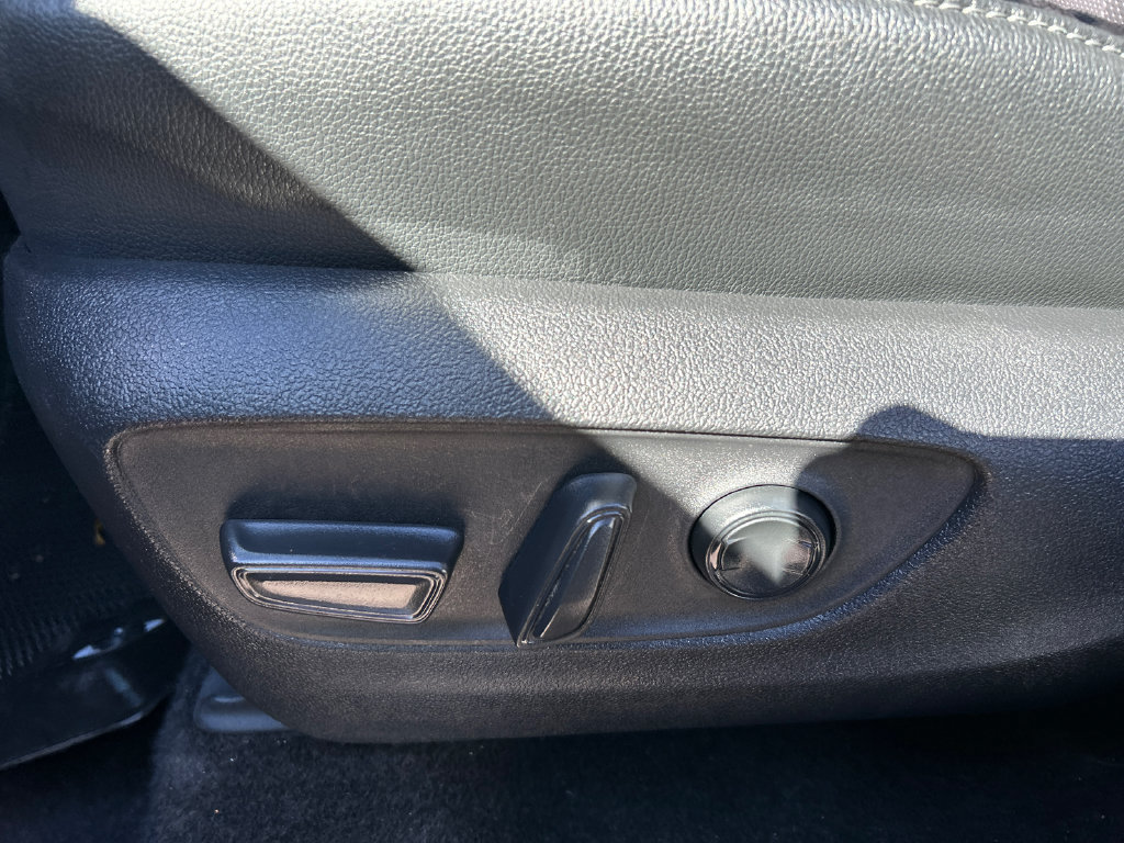 Used 2024 Toyota Grand Highlander AWD image 12