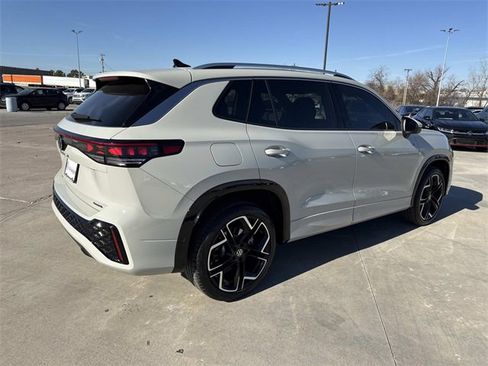 New 2026 Volkswagen Tiguan SEL R-Line image 2