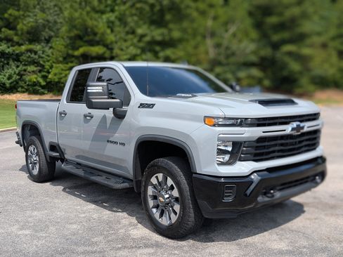 Used 2024 Chevrolet Silverado 2500 Custom w/ Custom Value Package AWD/4WD image 11