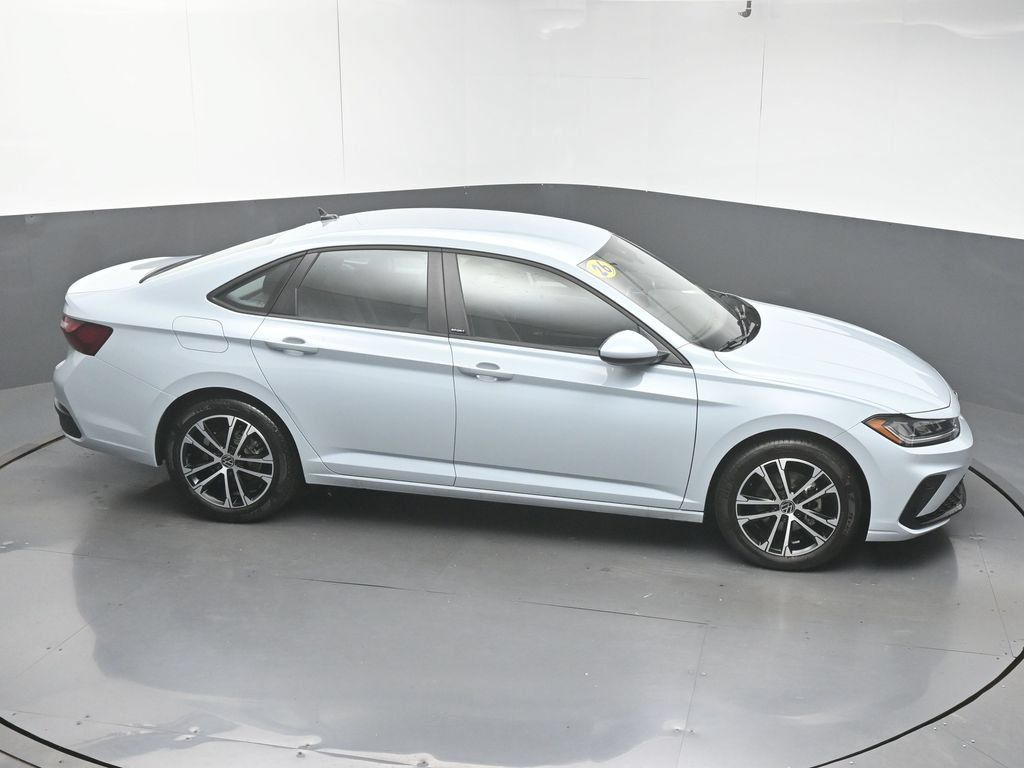 Used 2026 Volkswagen Jetta Sport FWD image 46