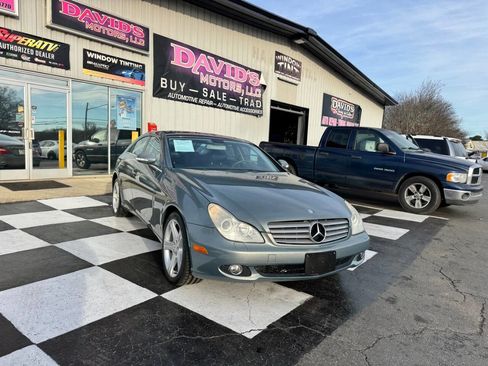 Used 2006 Mercedes-Benz CLS 500 w/ Premium Pkg image 3