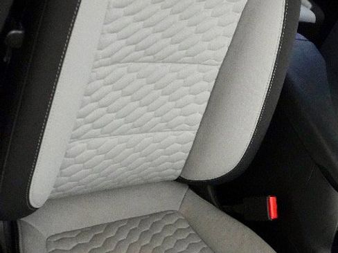 Used 2021 Chevrolet Equinox LT w/ LPO, Floor Liner Package image 9