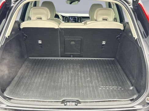 Used 2021 Volvo XC60 T5 Inscription w/ Protection Package Premier image 12