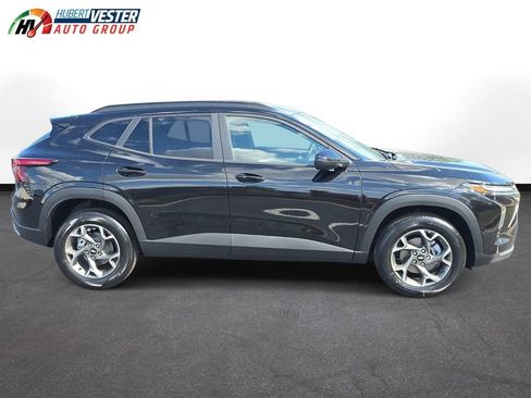 New 2026 Chevrolet Trax LT image 5