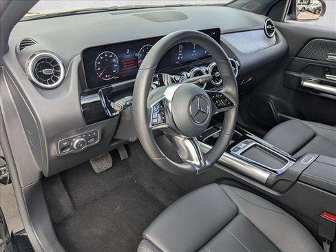 Used 2025 Mercedes-Benz GLA 250 image 10