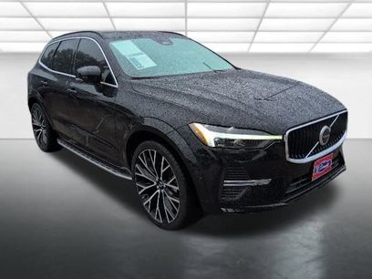 Used 2022 Volvo XC60 B5 Momentum w/ Advanced Package