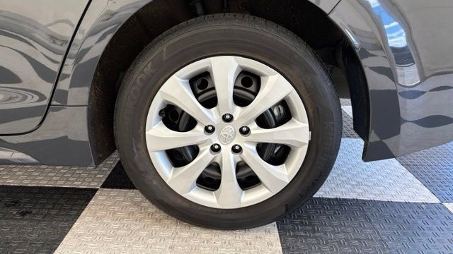 Used 2024 Toyota Corolla LE FWD image 10