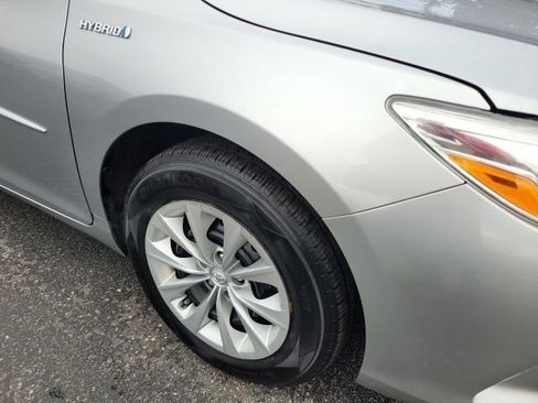 Used 2015 Toyota Camry LE image 10