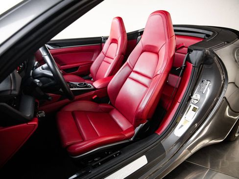 Certified 2021 Porsche 911 Carrera S RWD image 5