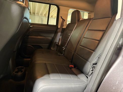 Used 2017 Jeep Patriot High Altitude AWD/4WD image 12