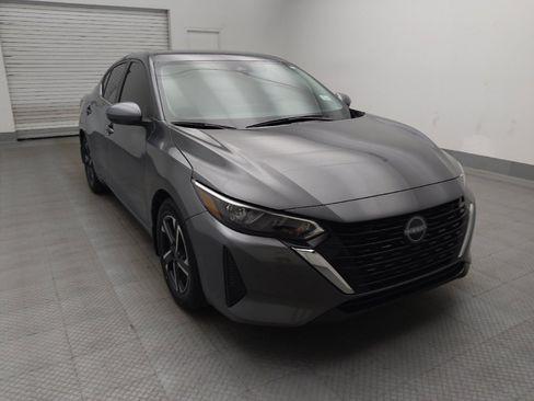 Used 2025 Nissan Sentra SV FWD image 14