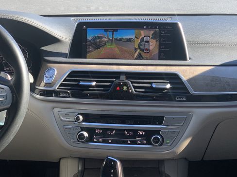 Used 2020 BMW 740i 740i w/ Premium Package image 31