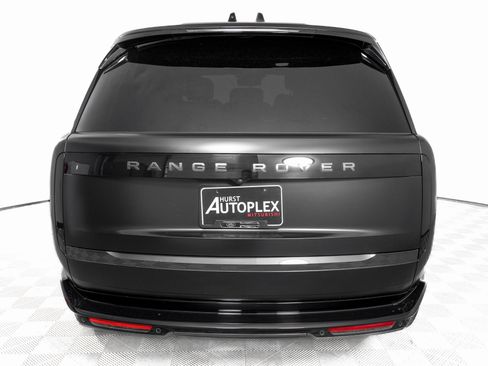 Used 2025 Land Rover Range Rover SE image 6